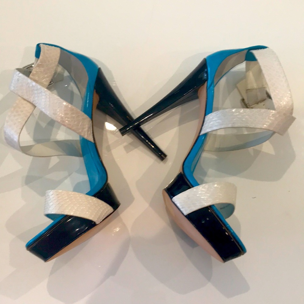 NWB Bebe Helena White and turquoise gorgeous high heel sandals